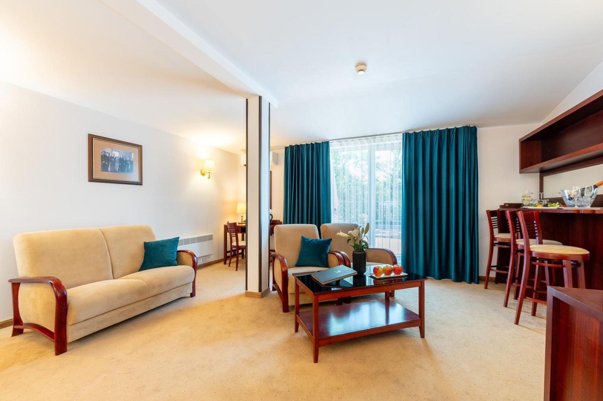 Hotel Moscicki Спала Екстериор снимка