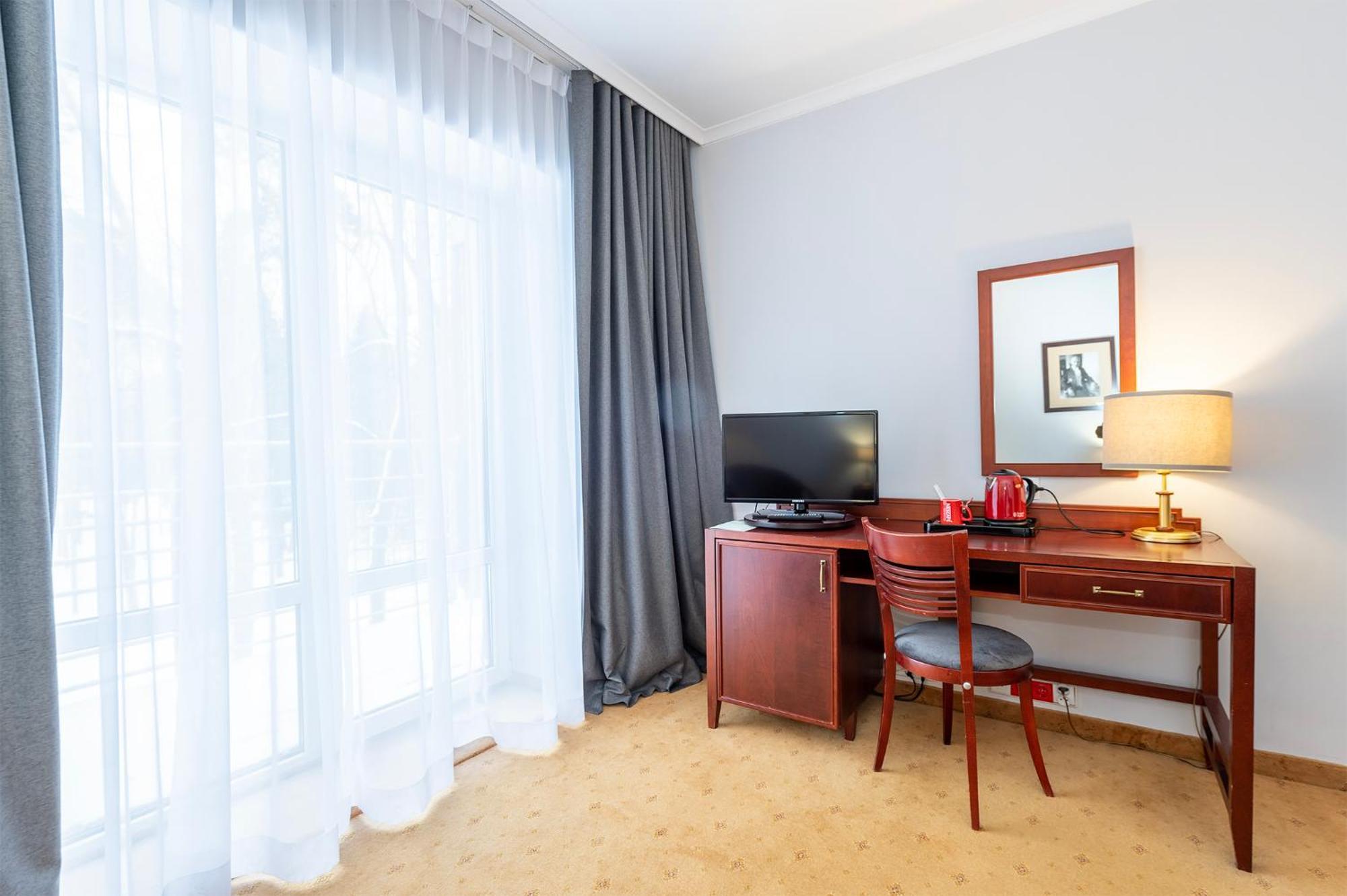 Hotel Moscicki Спала Екстериор снимка